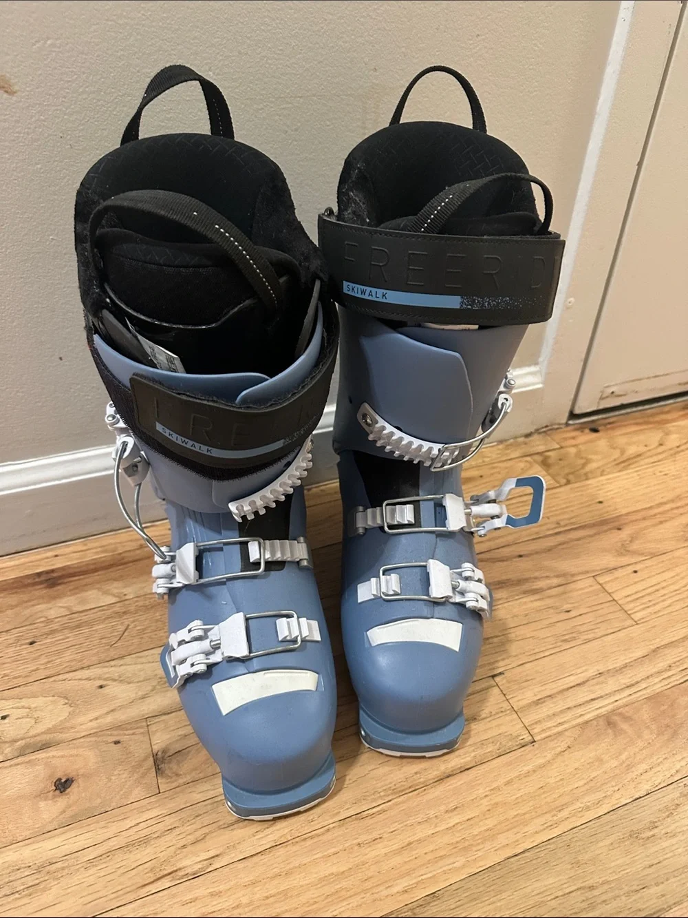 Aspeed Women's Ski Boots in Light Blue and Black